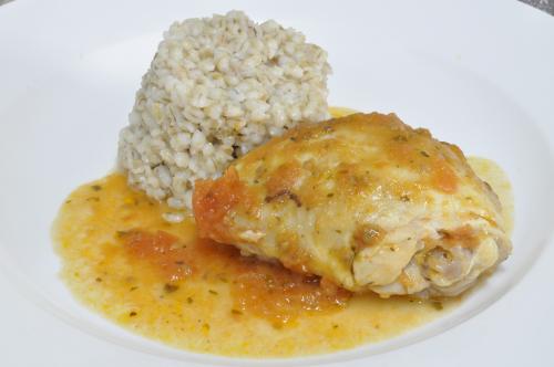 Kuře dušené na rajčatech s kroupy – Snadné Česko recept, zvládnete za Do 30 minut